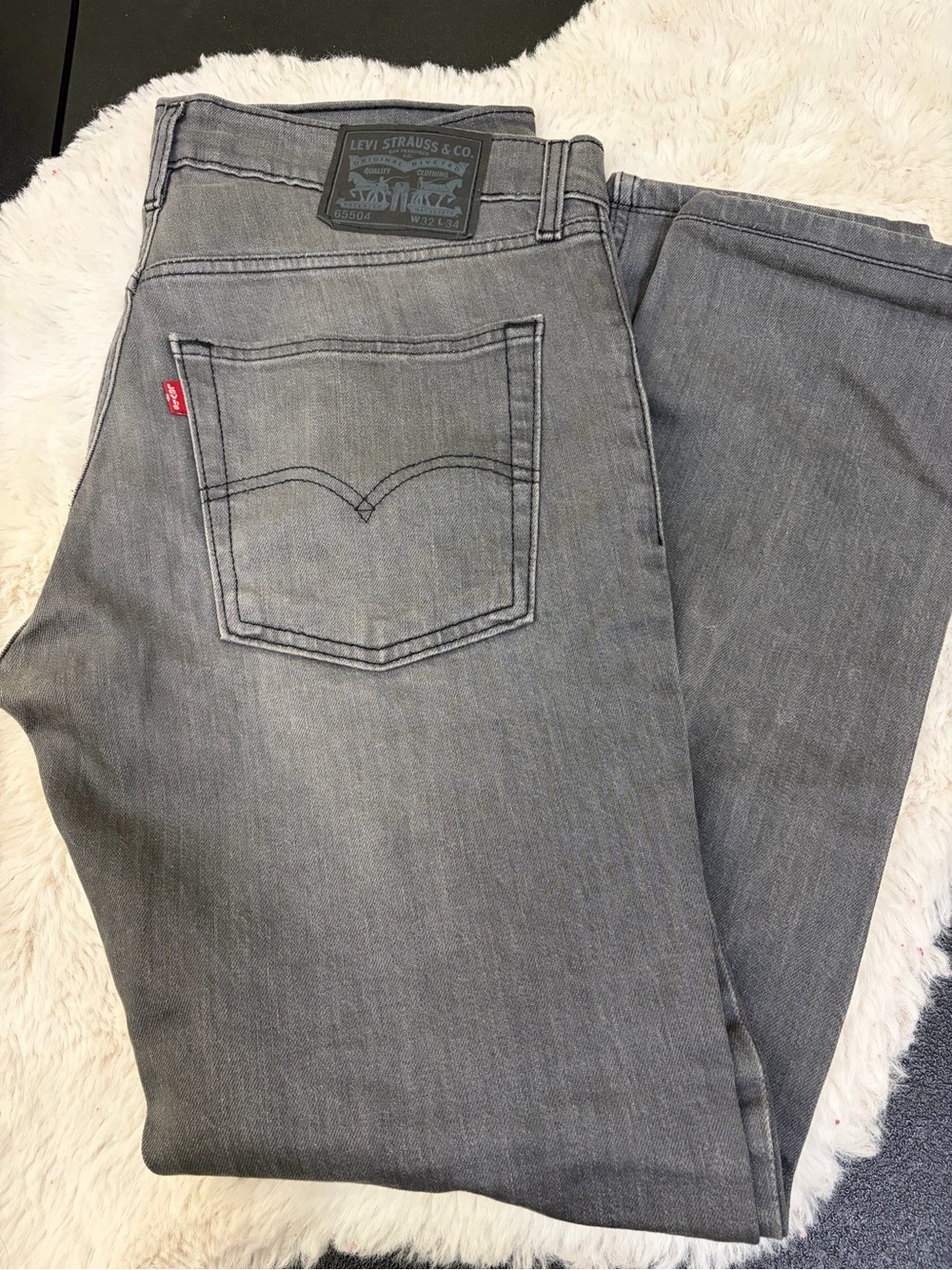 Men’s Gray Levi’s Jeans W32 | Straight fit